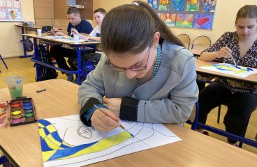 Myslíme na Ukrajinu - žáci malují